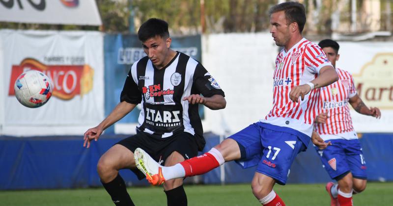 Gastón Ada gol y asistencia en la jugada del penal