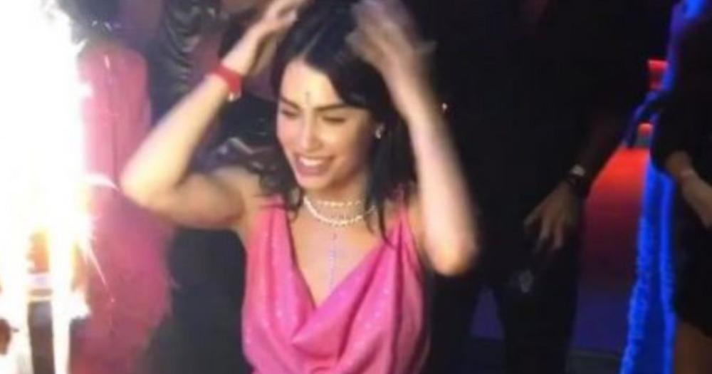 Asiacute fue el cumpleantildeos 31 de Lali Espoacutesito en Espantildea