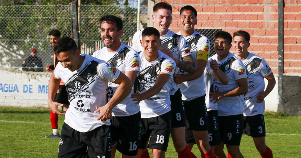 El festejo luego del gol de Emanuel Díaz