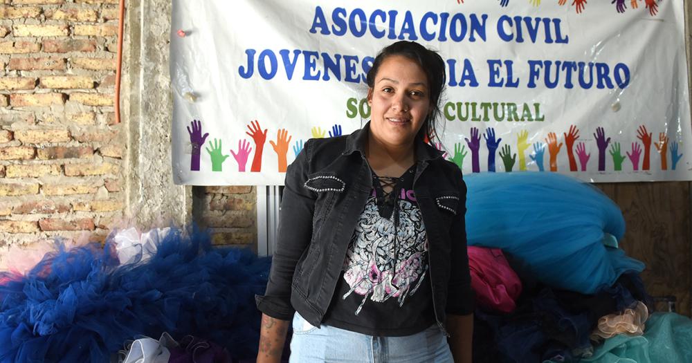 No pudo festejar sus 15 y ahora organiza las fiestas de las chicas que no pueden pagarlo 