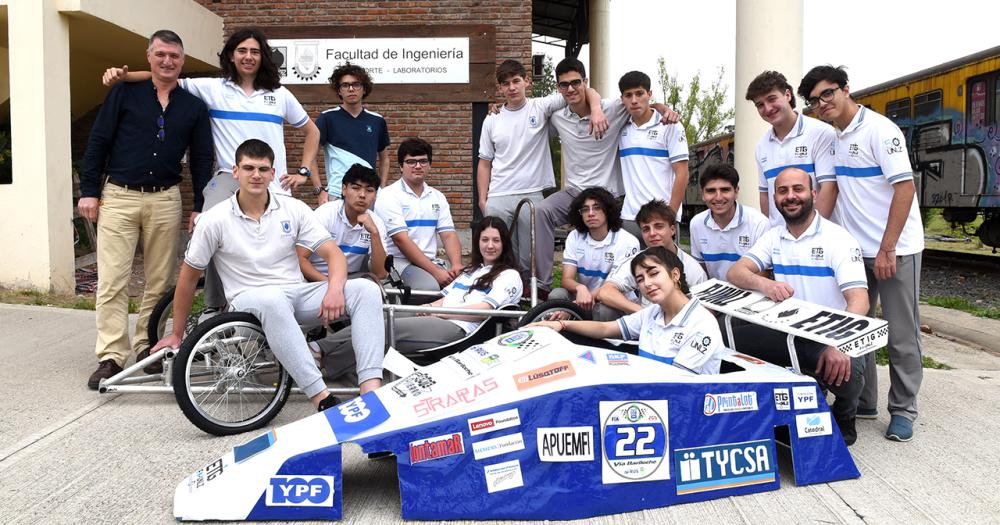 Alumnos de la UNLZ preparan su debut en el Desafiacuteo ECO YPF