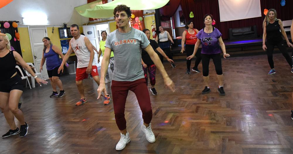 Dejoacute la arquitectura para dedicarse al baile y hoy sus clases son un eacutexito