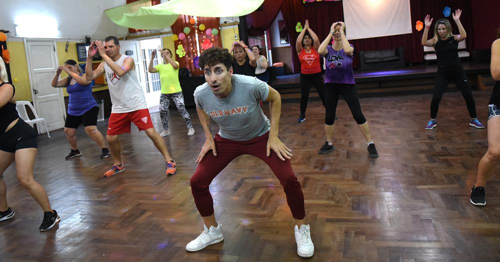 Dejoacute la arquitectura para dedicarse al baile y hoy sus clases son un eacutexito
