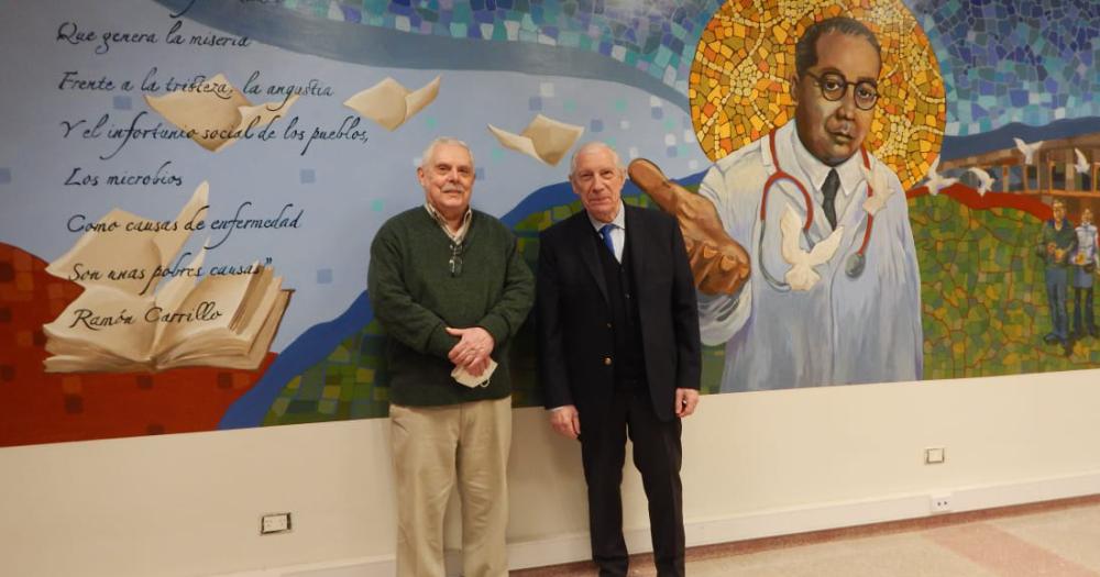 A la izquierda est� el hijo de Ramón Carrillo junto al doctor Garín secretario de AMAP