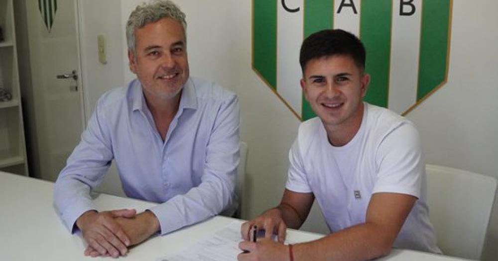Matías Fiordelizo firmó su primer contrato con Banfield