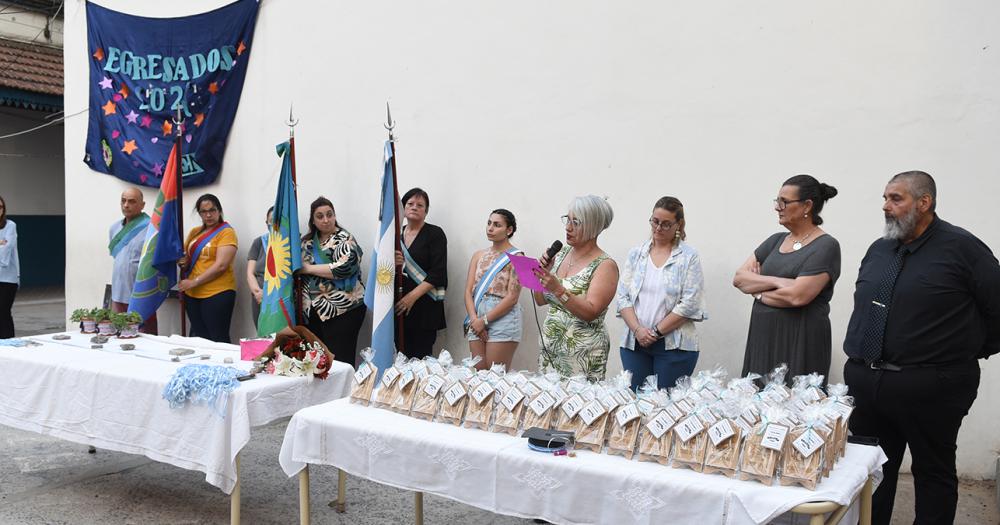 A sus 35 saldoacute una gran cuenta pendiente- terminoacute el secundario y ahora va por maacutes 