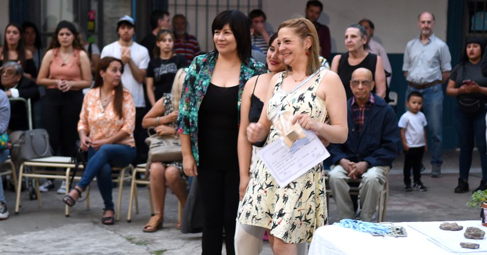 A sus 35 saldoacute una gran cuenta pendiente- terminoacute el secundario y ahora va por maacutes 