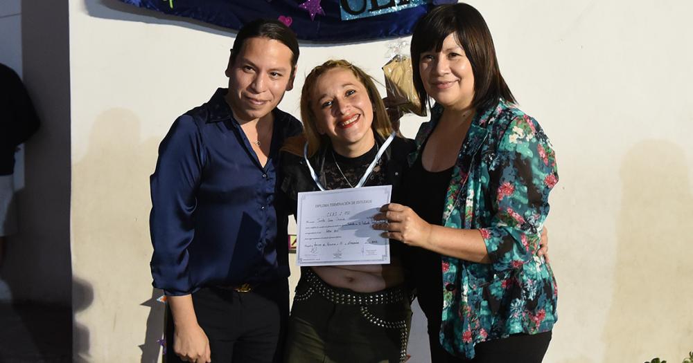 A sus 35 saldoacute una gran cuenta pendiente- terminoacute el secundario y ahora va por maacutes 