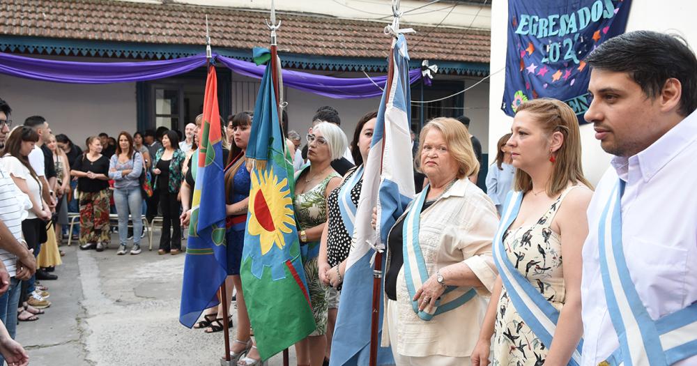 A sus 35 saldoacute una gran cuenta pendiente- terminoacute el secundario y ahora va por maacutes 