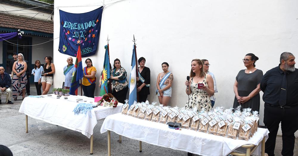 A sus 35 saldoacute una gran cuenta pendiente- terminoacute el secundario y ahora va por maacutes 