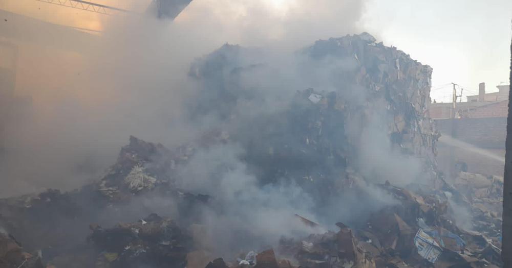 Un incendio destruyoacute una papelera de Fiorito- asiacute quedoacute el lugar