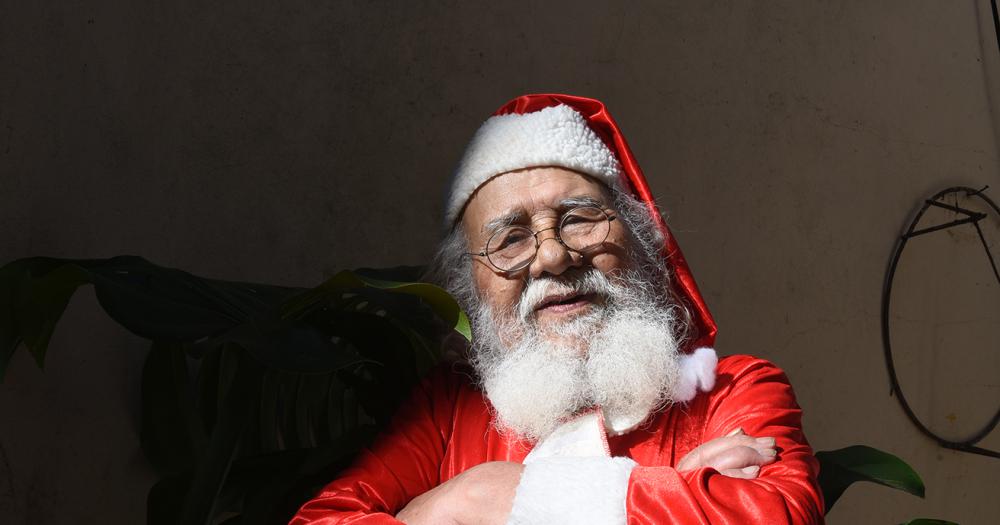 Un lomense creoacute el Papaacute Noel argentino- la historia del Abuelo Pedro
