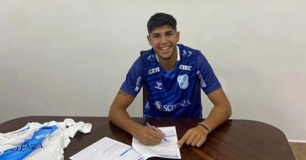 Juan Roth firmó su primer contrato profesional