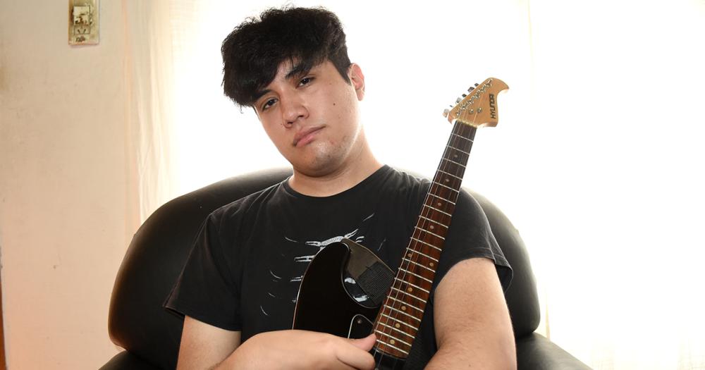 Tiene 19 antildeos y estaacute postulado para los Premios Gardel