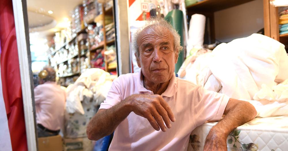 Un comercio con raiacuteces sirias cumplioacute 50 antildeos en Banfield- su historia
