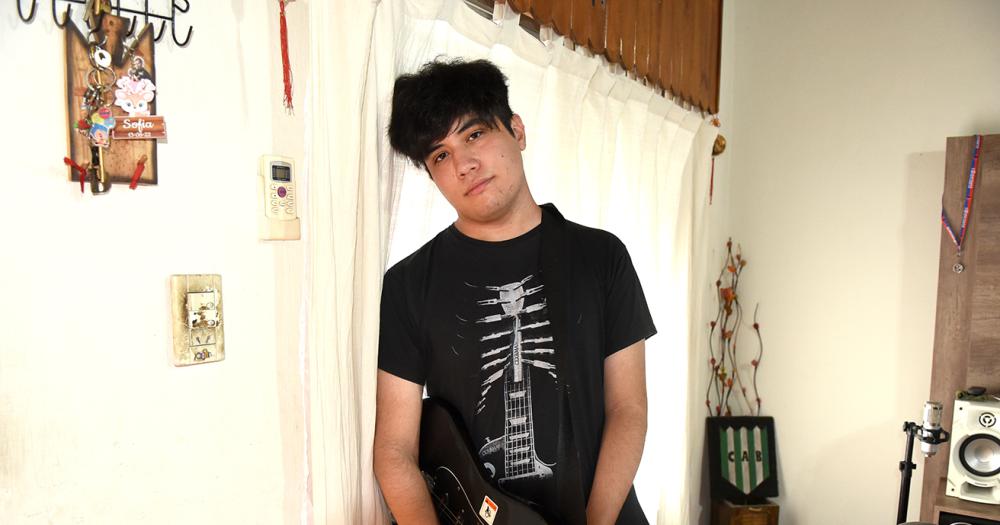Tiene 19 antildeos y estaacute postulado para los Premios Gardel