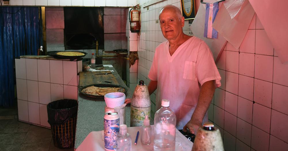 Al molde con quebracho y de parado- la historia de la Pizzeriacutea Don Juan