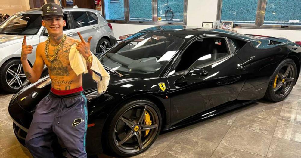Descomunal- cuaacutento gastoacute L-Gante en su nueva Ferrari 