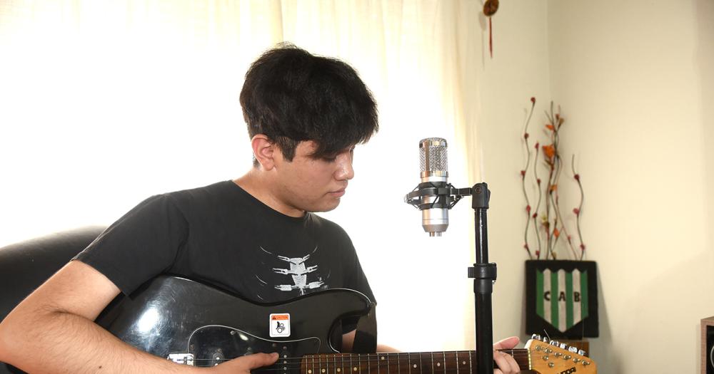Tiene 19 antildeos y estaacute postulado para los Premios Gardel