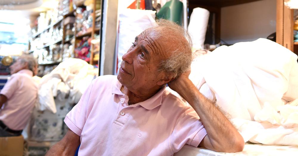 Un comercio con raiacuteces sirias cumplioacute 50 antildeos en Banfield- su historia