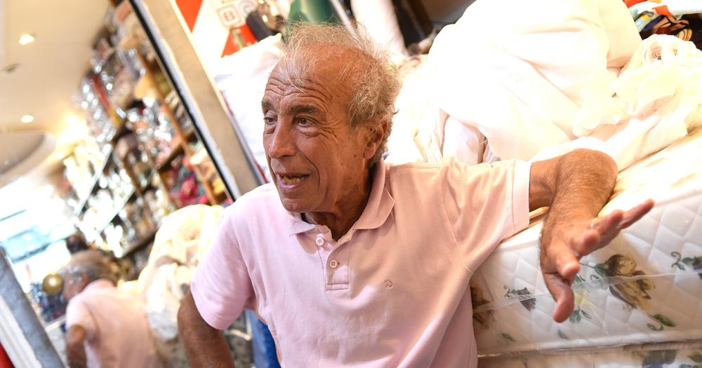 Un comercio con raiacuteces sirias cumplioacute 50 antildeos en Banfield- su historia