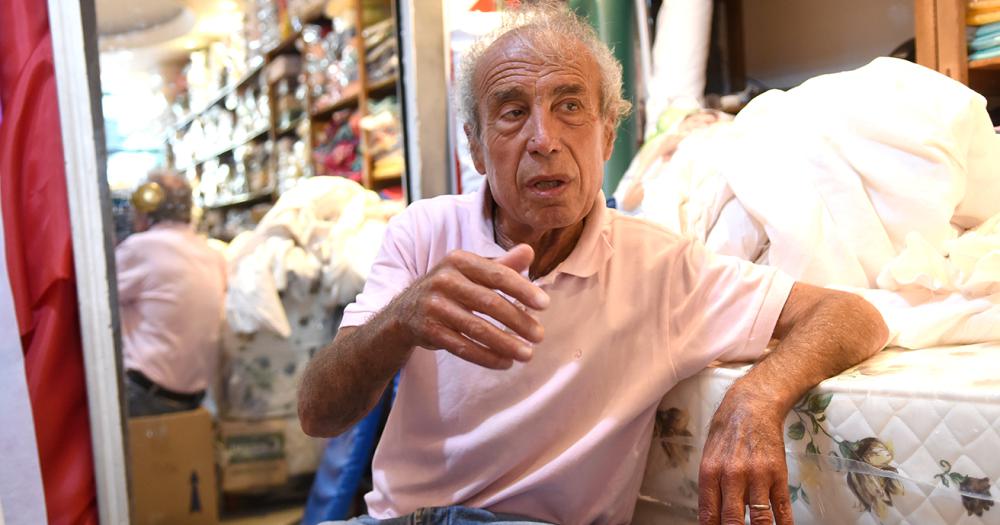 Un comercio con raiacuteces sirias cumplioacute 50 antildeos en Banfield- su historia