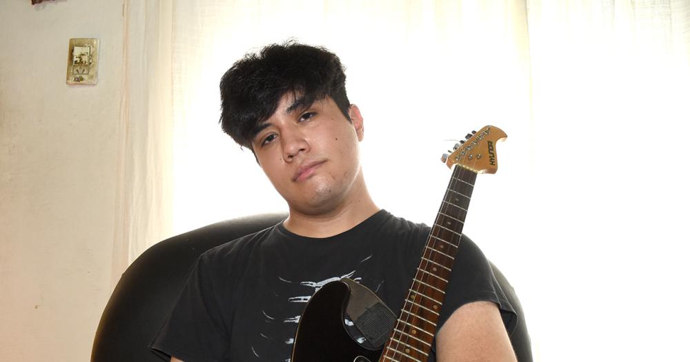 Tiene 19 antildeos y estaacute postulado para los Premios Gardel