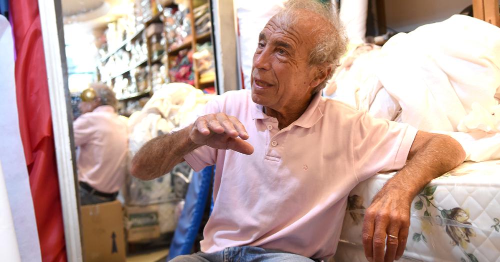 Un comercio con raiacuteces sirias cumplioacute 50 antildeos en Banfield- su historia