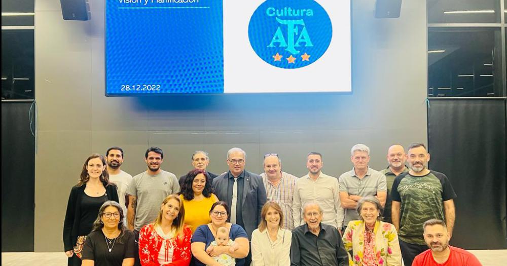 Los clubes unidos por la cultura con el desarrollo de un nuevo concurso literario