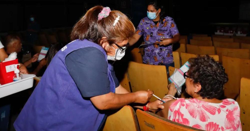 Vacunan contra el Covid este finde en el Teatro de Lomas- nuevo horario