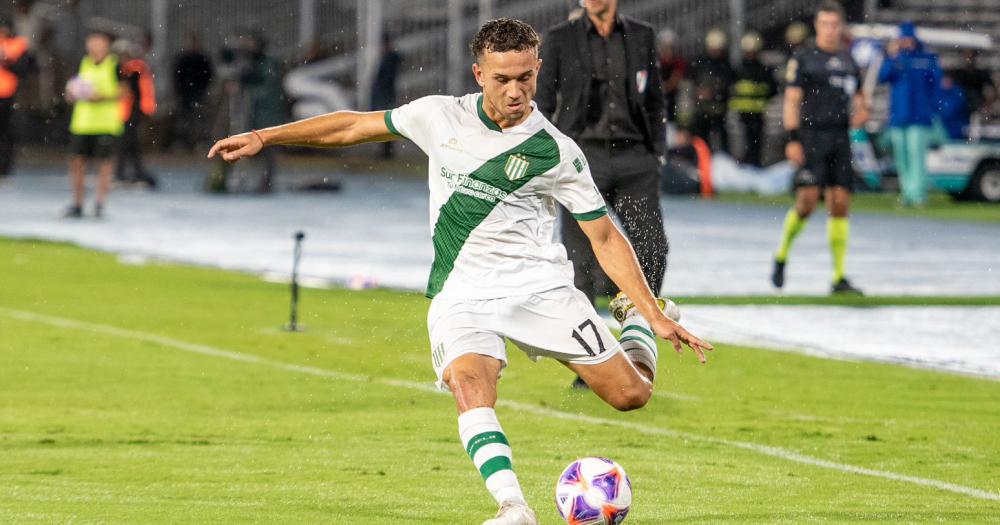 juan Bisanz anotó su primer gol en Primera