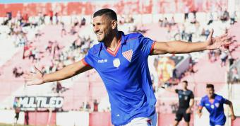 Gastón Martínez celebra el segundo gol del Milrayitas