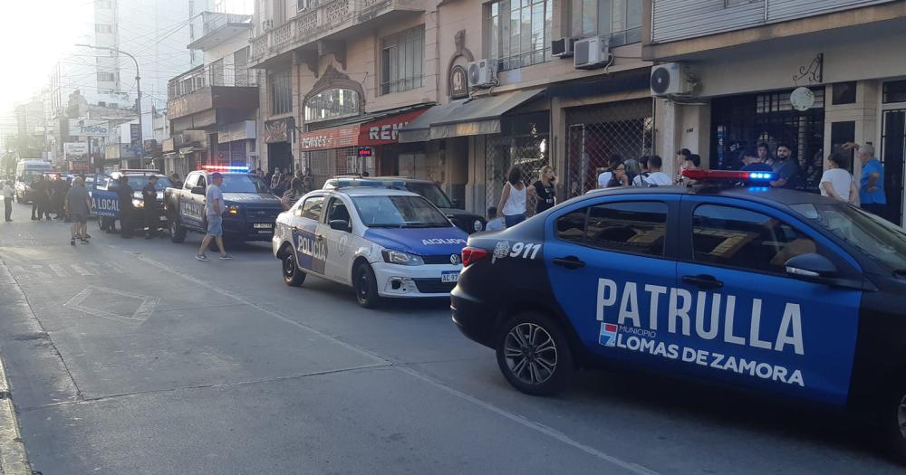 La calle Maipú llena de patrulleros tras el homicidio