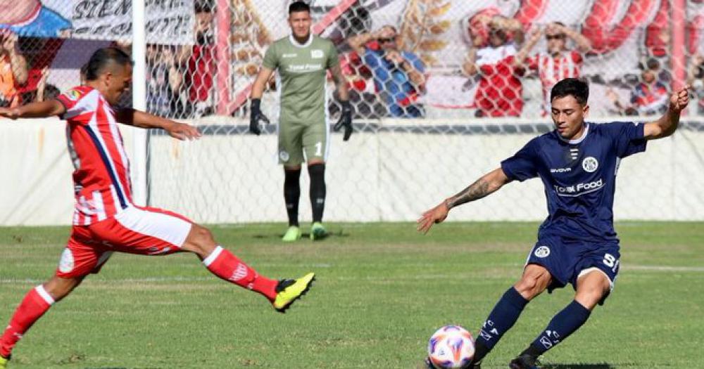 Talleres de Escalada recibe a Acassuso en el estadio Pablo Comelli