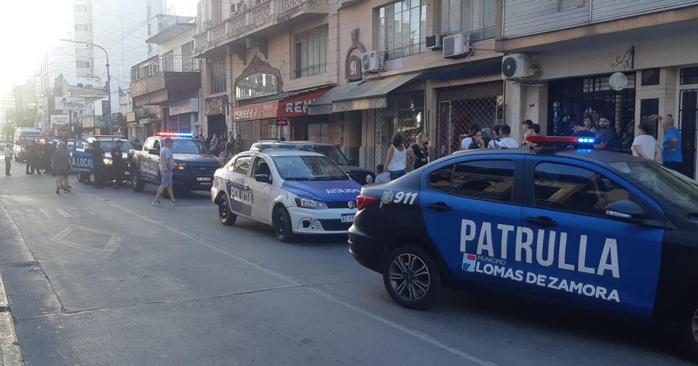 La calle Maipú llena de patrulleros tras el homicidio