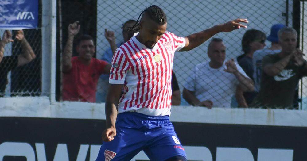 Presentado jugó su último partido ante UAI Urquiza