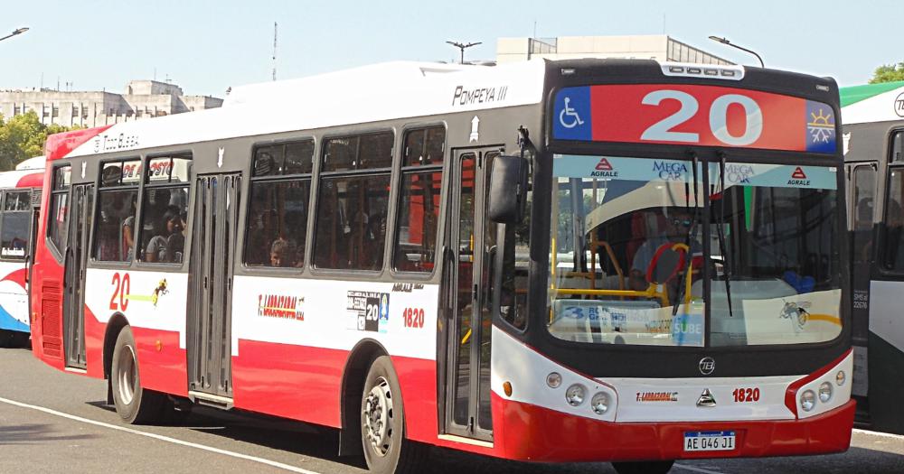 El robo ocurrió a bordo de un colectivo de la línea 20