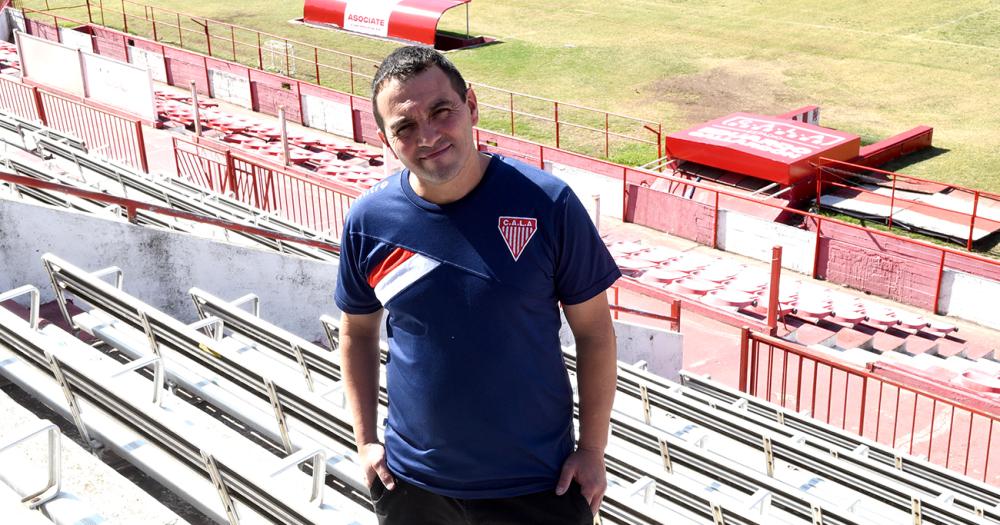 Es fanaacutetico de Los Andes y seraacute la voz del estadio Eduardo Gallardoacuten