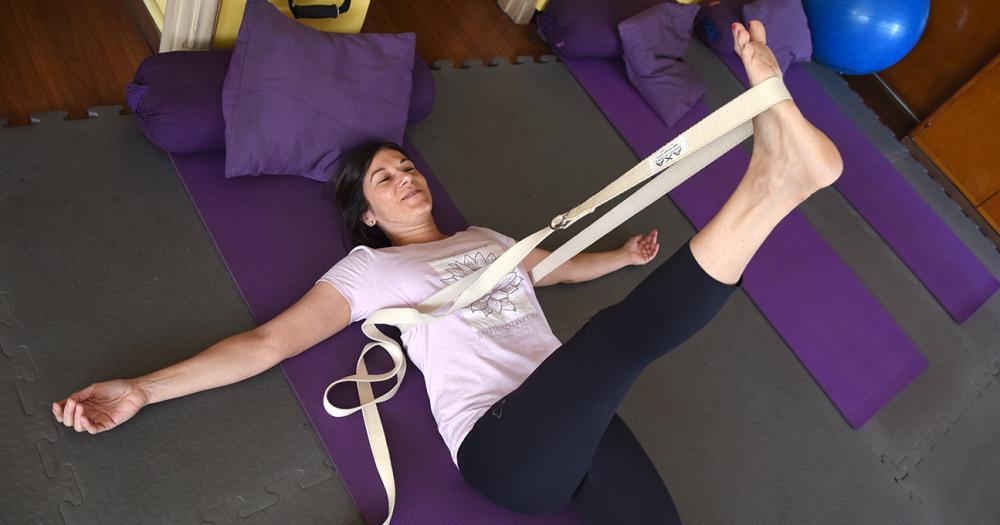 Yoga con columpio- una disciplina que crece en Lomas 