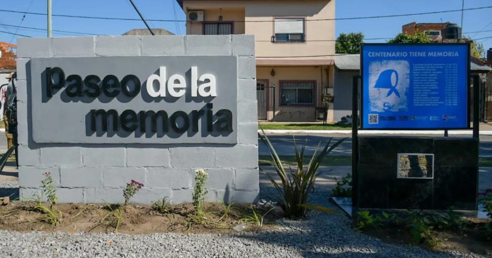 Los desaparecidos de Centenario tienen su lugar en la plaza del barrio