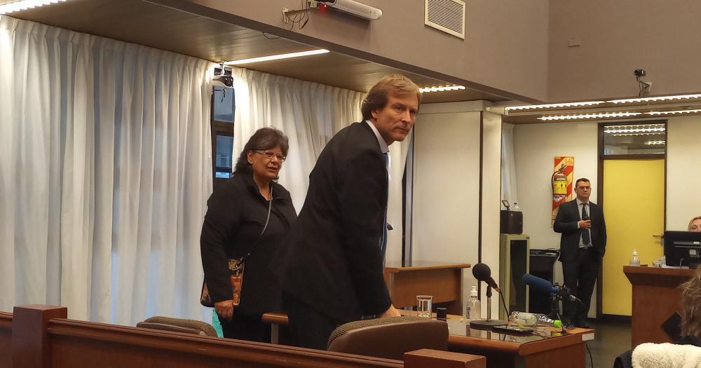 Silvia Pérez Vilor madre de Anahí y su abogado Guillermo Bernard Krizan