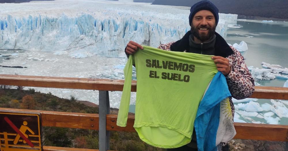 Después de casi tres meses a bordo de su bicicleta llegó al Perito Moreno