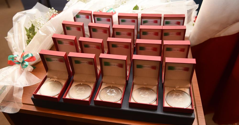 Las medallas entregadas a 20 italianos