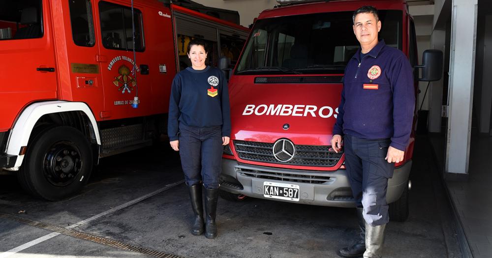 Se conocieron siendo bomberos y no se imaginan la vida lejos del cuartel