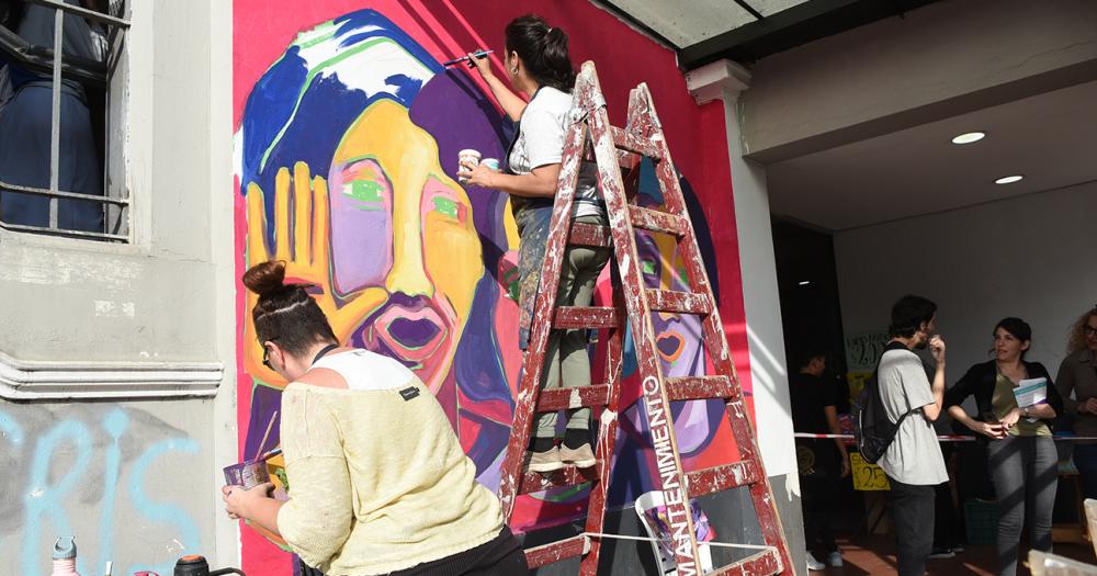 Ni Una Menos- pintaron un mural en la estacioacuten de Lomas
