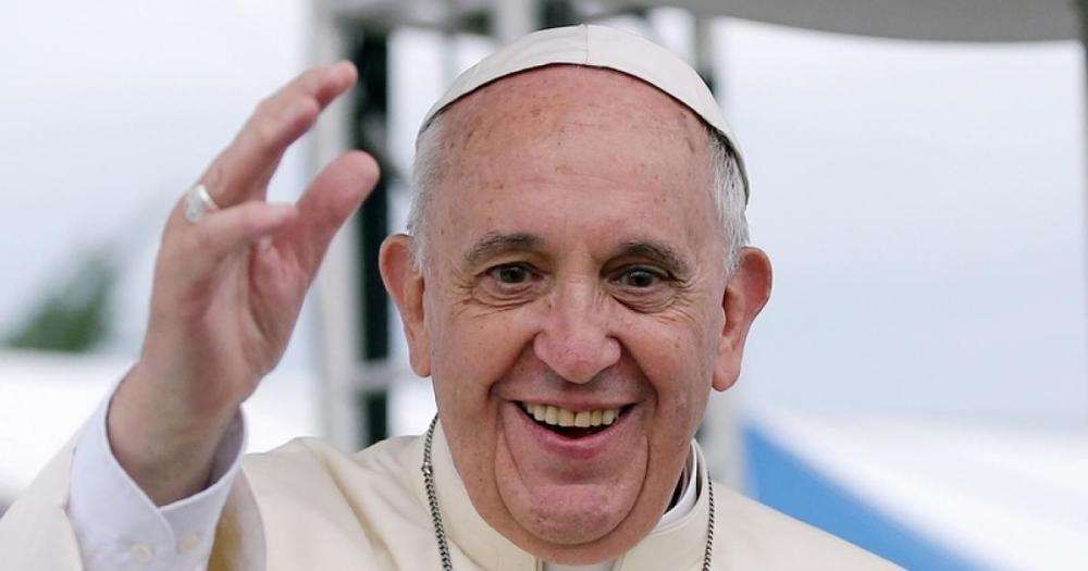 El papa Francisco se recupera de su operación en el abdomen