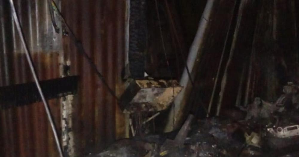 El incendio provocó importantes daños en el taller