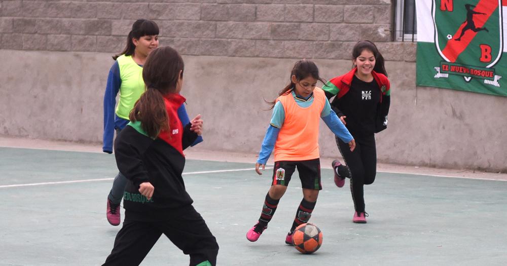 El Nuevo Bosque encara un lindo proyecto de fuacutetbol femenino