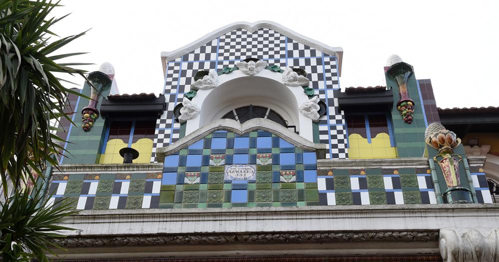 La casa que enamora a Lomas y es una parada obligada para sacarse fotos