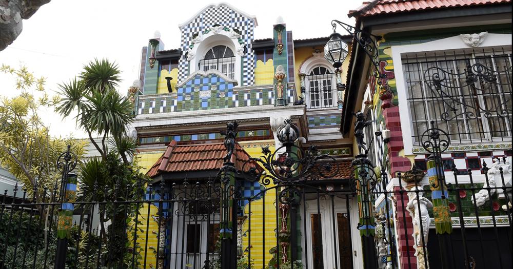 La casa que enamora a Lomas y es una parada obligada para sacarse fotos